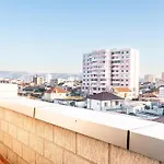 Modern With Balcony & Fast Wi-fi & Self Check-in *