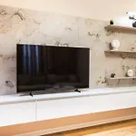 Appartement Modern With Balcony & Fast Wi-fi & Self Check-in *