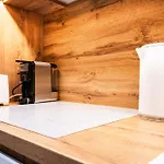 Modern With Balcony & Fast Wi-fi & Self Check-in Appartement *