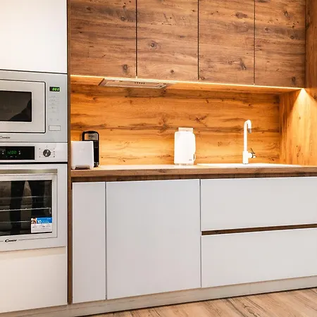 Appartement Modern With Balcony & Fast Wi-fi & Self Check-in *