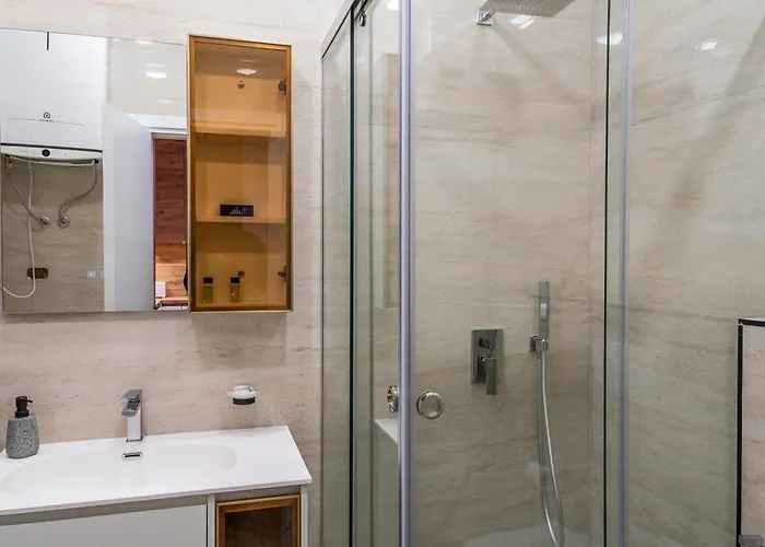 Peaceful With Balcony View *