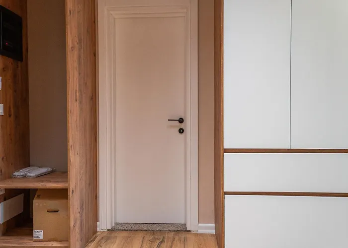 Peaceful With Balcony View *