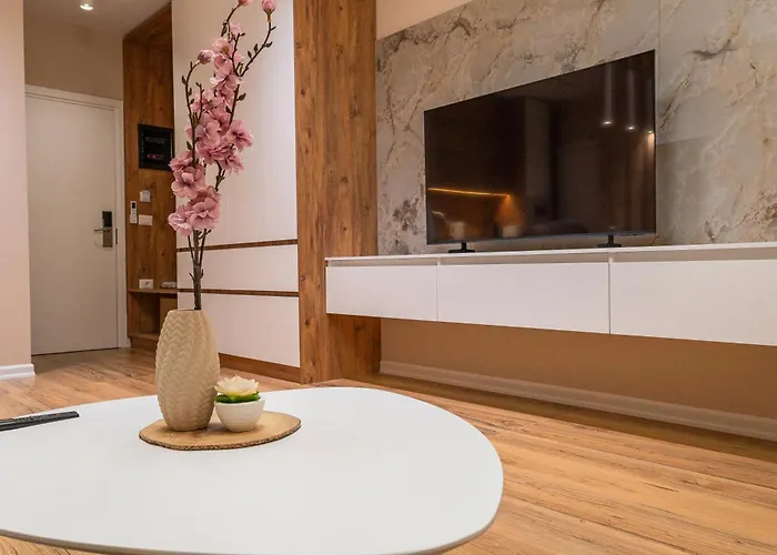 Peaceful With Balcony View Shkodër