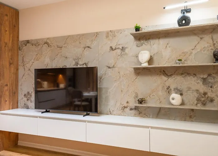 Peaceful With Balcony View