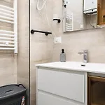 Apartamento Modern With Balcony & Fast Wi-fi & Self Check-in
