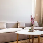 Apartamento Modern With Balcony & Fast Wi-fi & Self Check-in