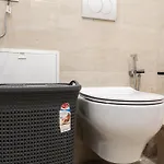 Modern With Balcony & Fast Wi-fi & Self Check-in *