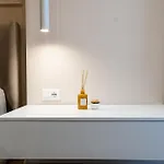 Modern With Balcony & Fast Wi-fi & Self Check-in Apartamento