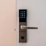 Modern With Balcony & Fast Wi-fi & Self Check-in Apartamento *