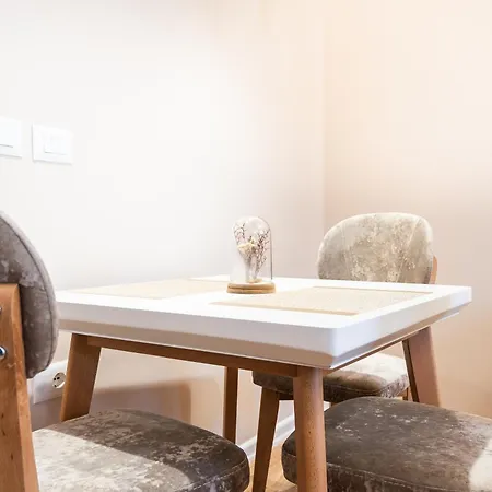 Modern With Balcony & Fast Wi-fi & Self Check-in Apartamento Shkodër