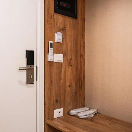 Modern With Balcony & Fast Wi-fi & Self Check-in Apartamento *
