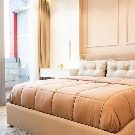 Modern With Balcony & Fast Wi-fi & Self Check-in Shkodër