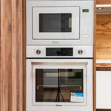 Modern With Balcony & Fast Wi-fi & Self Check-in