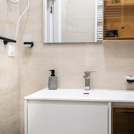 Apartament Luxury With Balcony & Fast Wi-fi & Self Check-in Szkodra