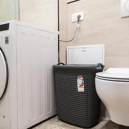 Apartament Luxury With Balcony & Fast Wi-fi & Self Check-in *