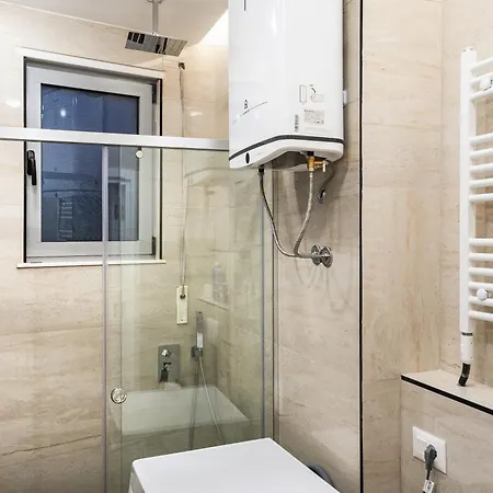 Modern With Balcony & Fast Wi-fi & Self Check-in