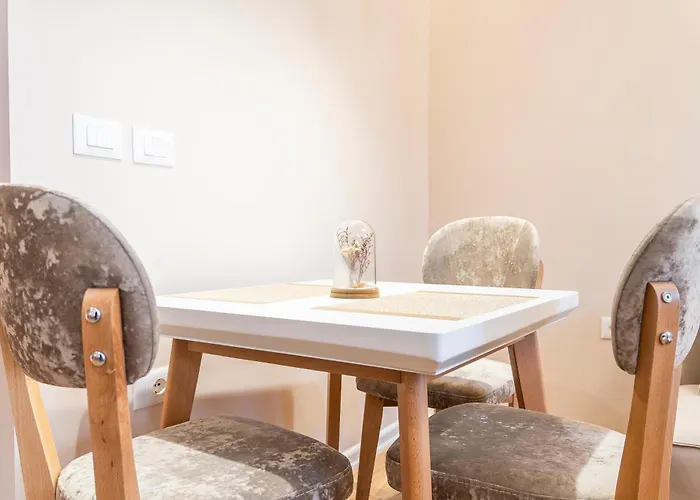 Peaceful With Balcony View *