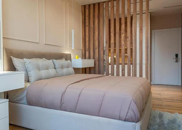 Peaceful With Balcony View *