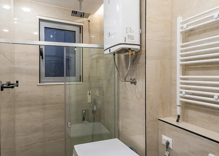 Peaceful With Balcony View Shkodër